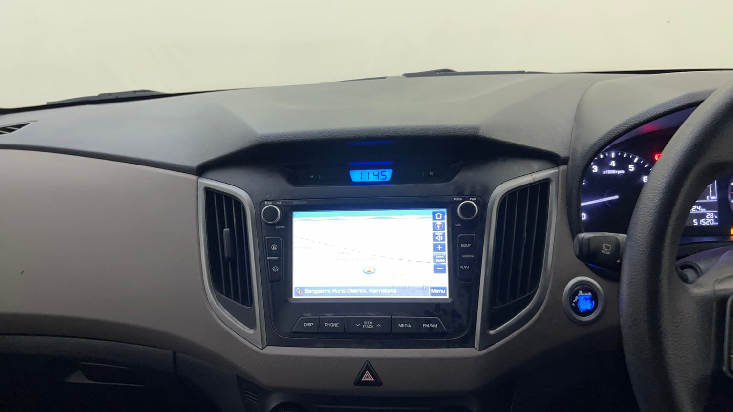 Used 2016 Hyundai Creta 1.6 SX Plus Petrol Petrol Manual top_features Touch screen infotainment system