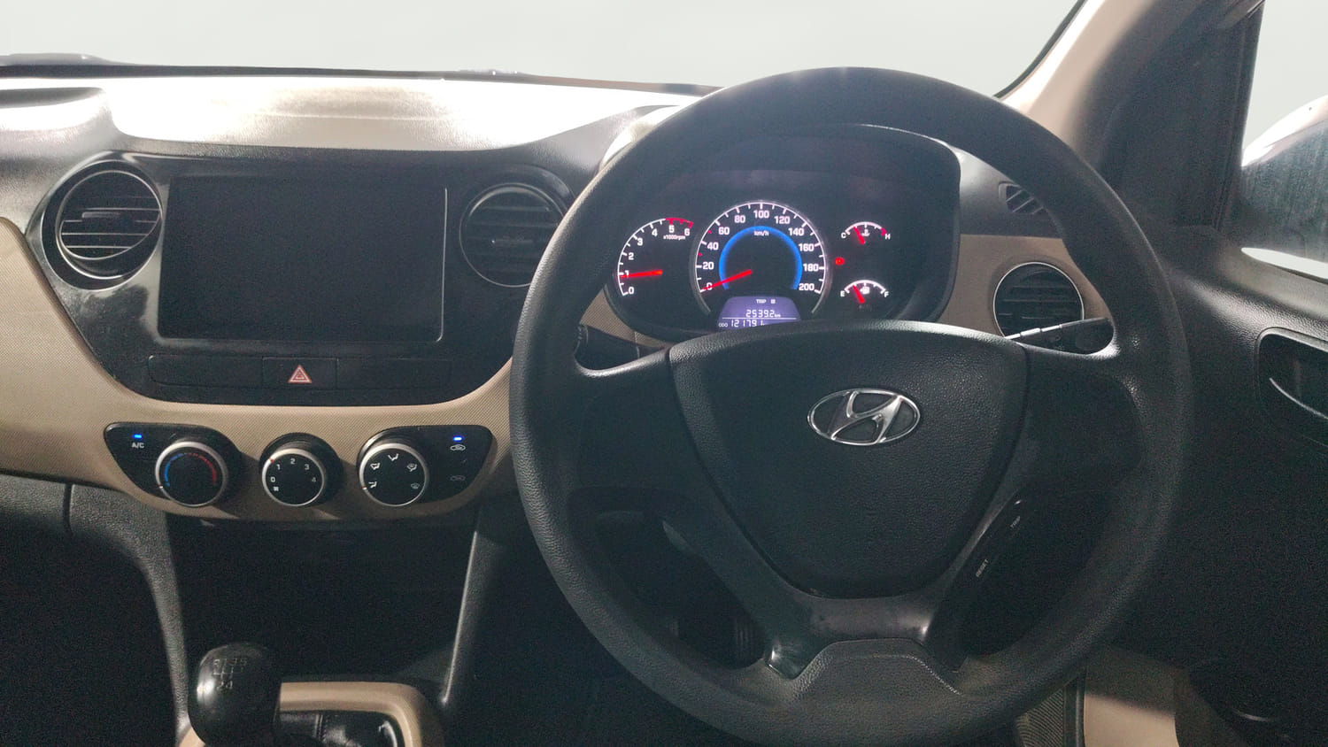Used 2018 Hyundai Grand i10 Magna U2 1.2 CRDi Diesel Manual interior STEERING VIEW