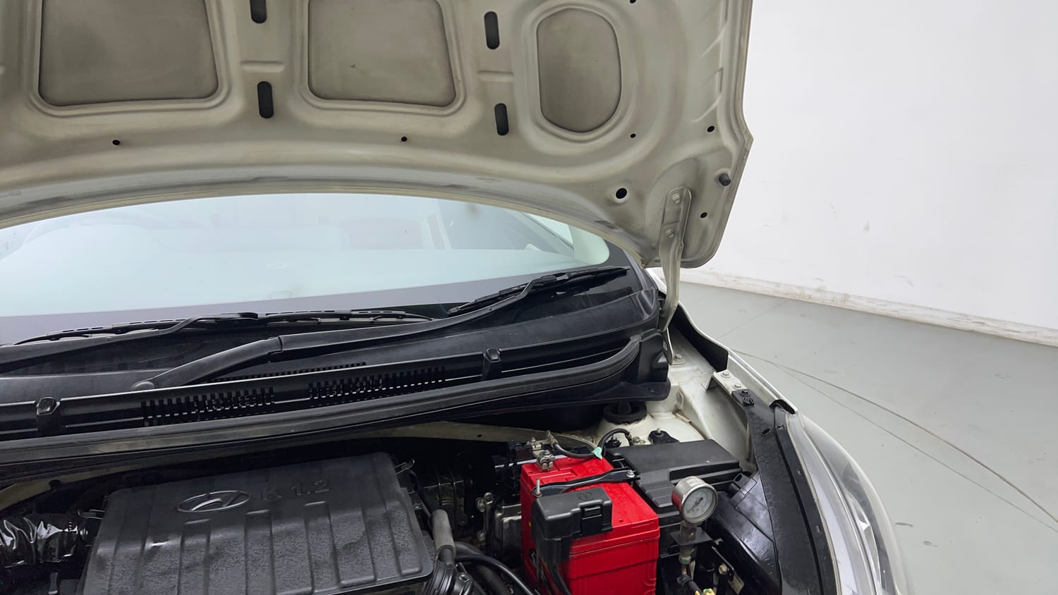Used 2021 Hyundai Aura S 1.2 CNG Cng Manual engine ENGINE LEFT SIDE HINGE & APRON VIEW