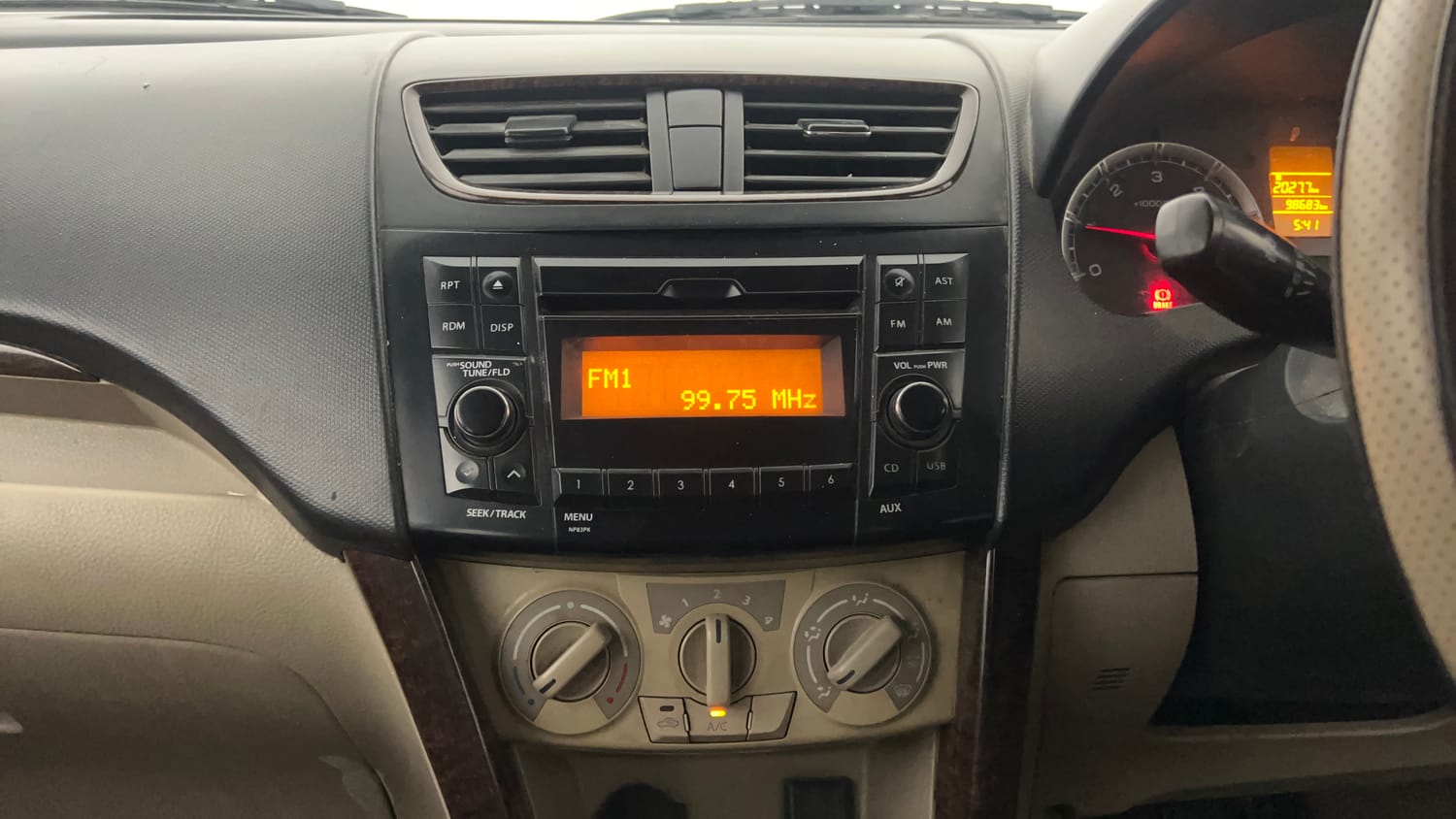 Used 2017 Maruti Suzuki Swift Dzire VDI (O) Diesel Manual interior MUSIC SYSTEM & AC CONTROL VIEW