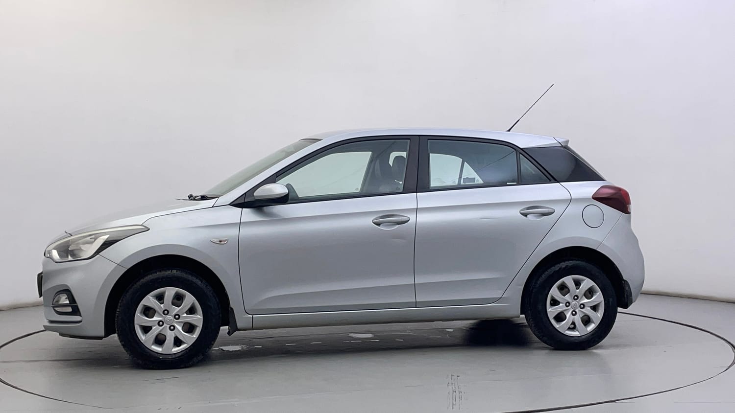 Used 2019 Hyundai Elite i20 Magna Plus 1.2 + CNG (Outside Fitted) Cng Manual exterior LEFT SIDE VIEW