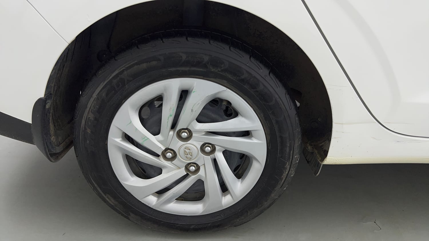 Used 2021 Hyundai Aura S 1.2 CNG Cng Manual tyres RIGHT REAR TYRE RIM VIEW