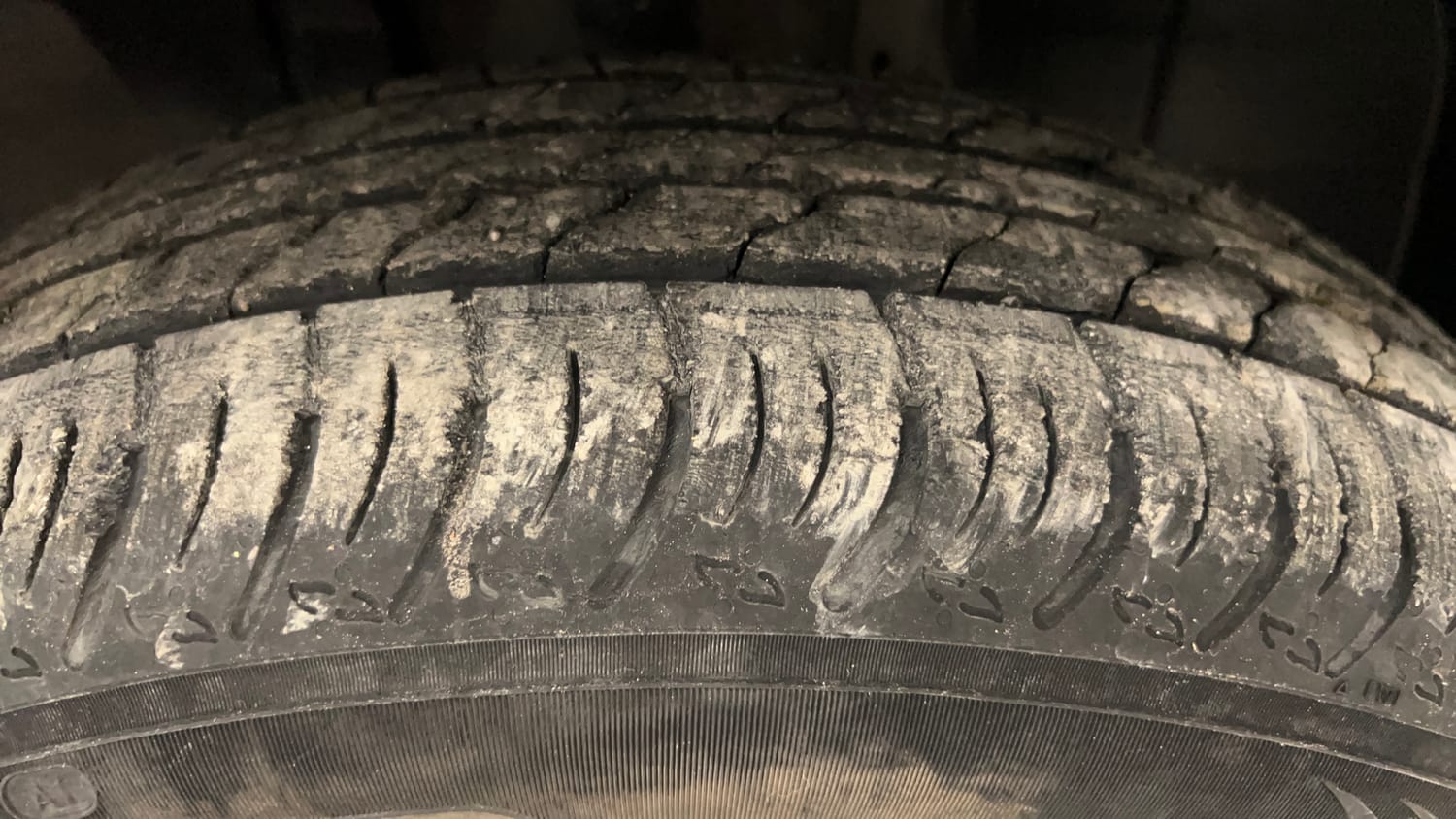 Used 2021 Renault Kiger RXT Turbo CVT Petrol Automatic tyres RIGHT FRONT TYRE TREAD VIEW
