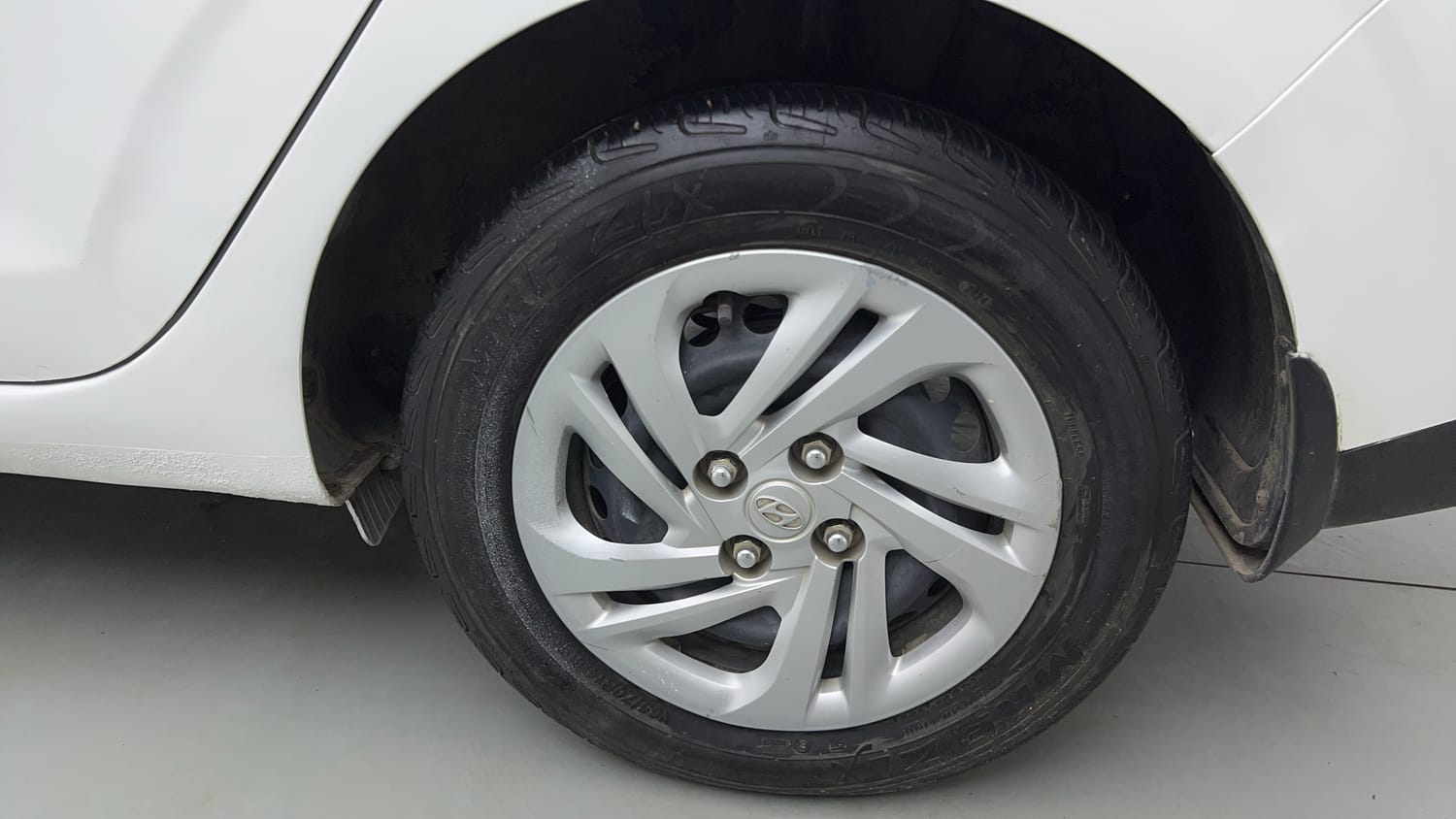 Used 2021 Hyundai Aura S 1.2 CNG Cng Manual tyres LEFT REAR TYRE RIM VIEW