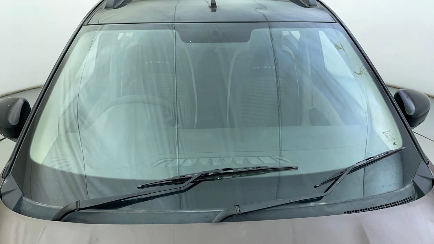 Used 2022 Renault Triber RXT Petrol Manual exterior FRONT WINDSHIELD VIEW