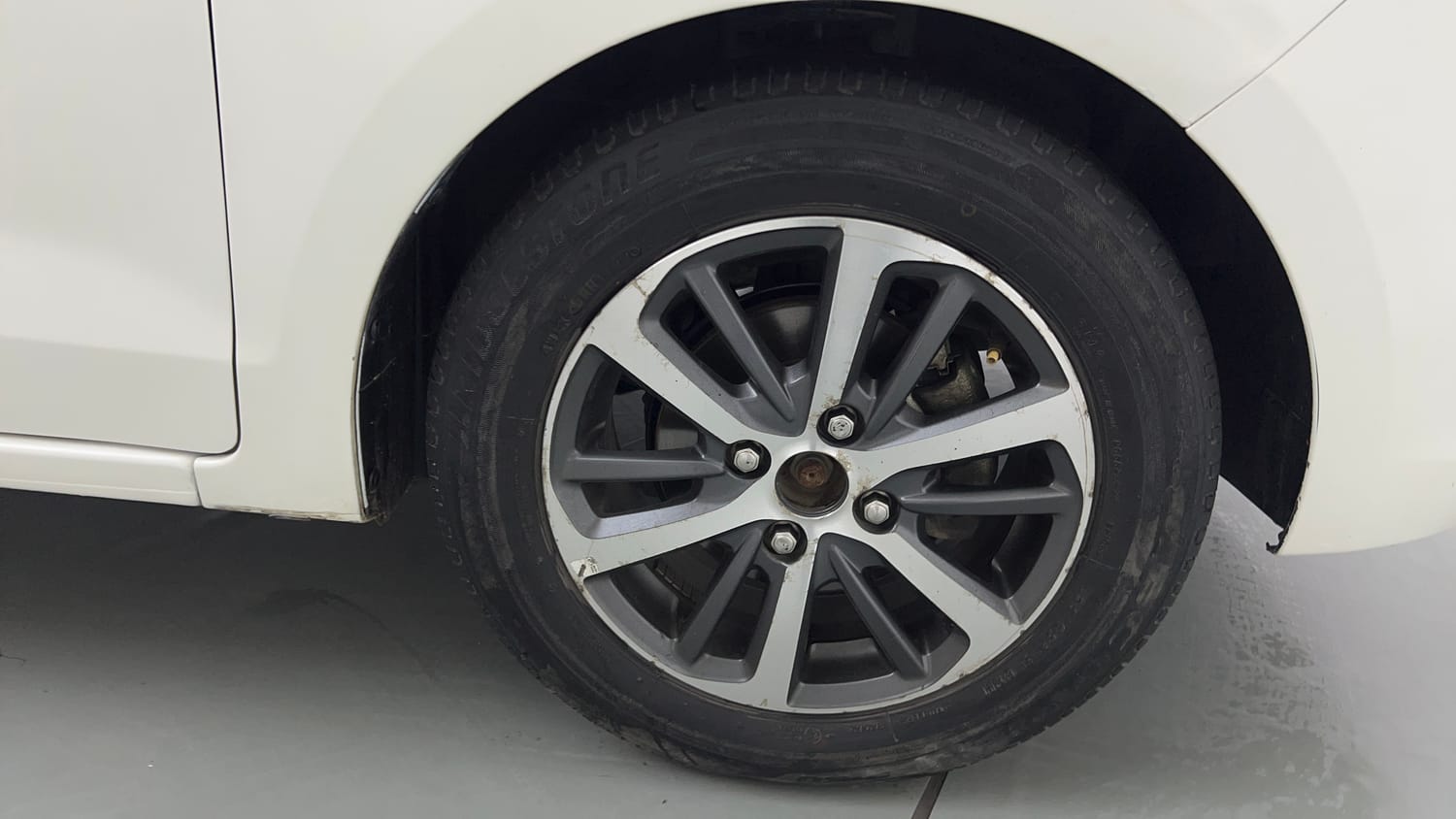 Used 2021 Ford Figo Aspire Titanium Plus 1.2 Ti-VCT Petrol Manual tyres RIGHT FRONT TYRE RIM VIEW