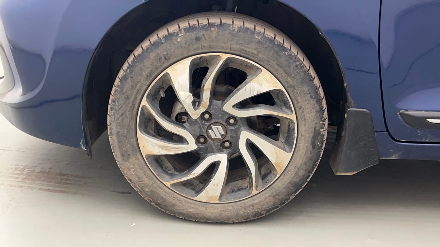 Used 2021 Maruti Suzuki Baleno Alpha Petrol Manual tyres LEFT FRONT TYRE RIM VIEW