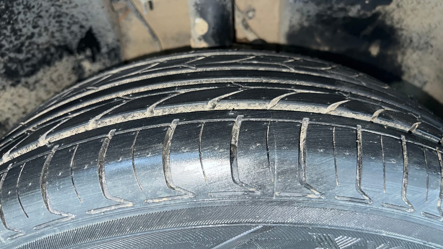 Used 2022 Tata Punch Adventure MT Petrol Manual tyres RIGHT FRONT TYRE TREAD VIEW