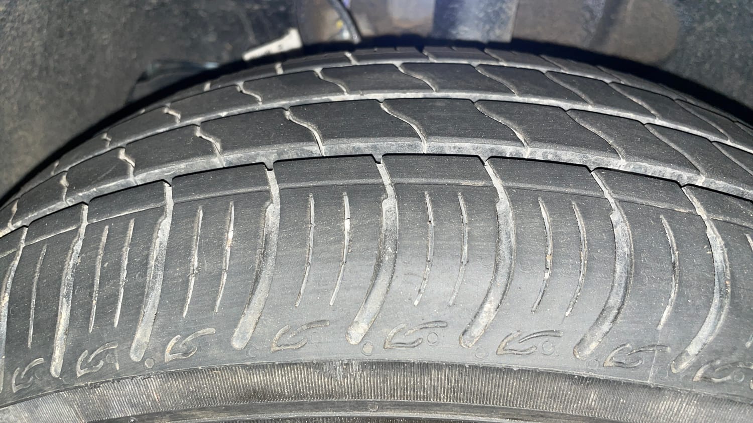 Used 2026 Tata Tiago XZA Petrol Automatic tyres LEFT FRONT TYRE TREAD VIEW