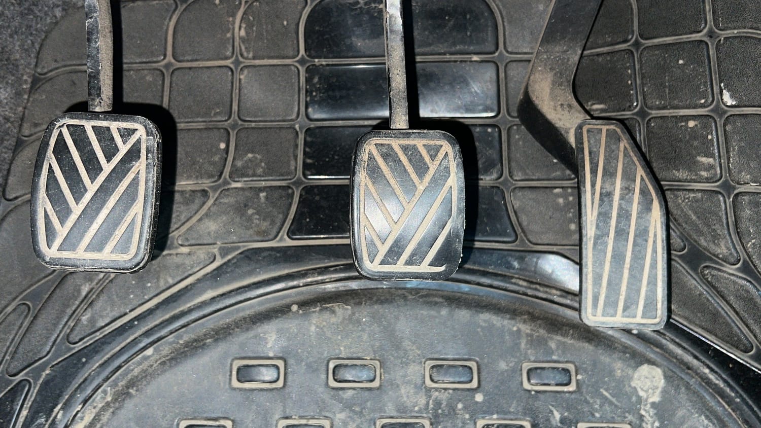 Used 2016 Maruti Suzuki Celerio VXi Petrol Manual interior PEDALS VIEW