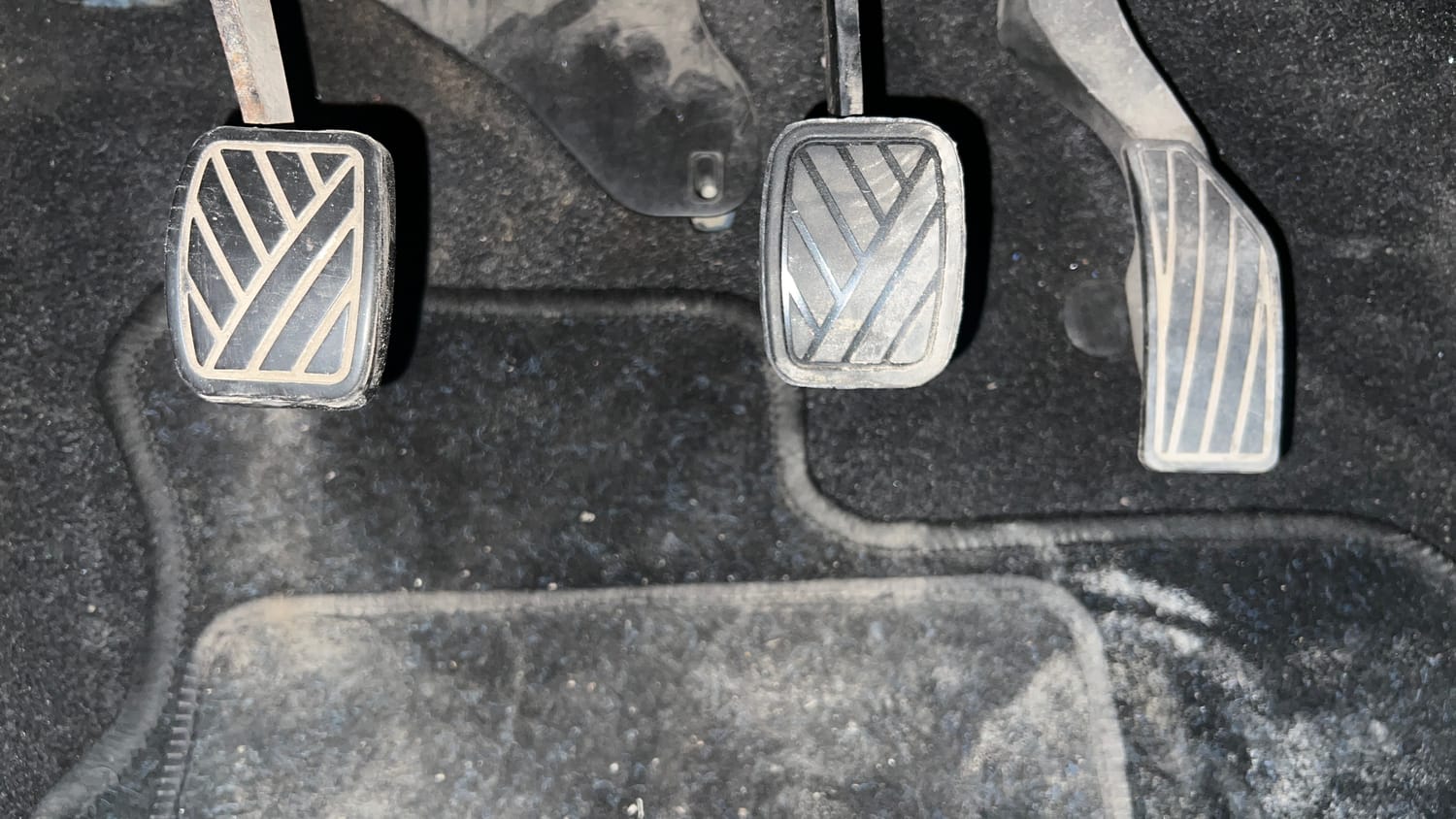 Used 2015 Maruti Suzuki Swift VXi Petrol Manual interior PEDALS VIEW