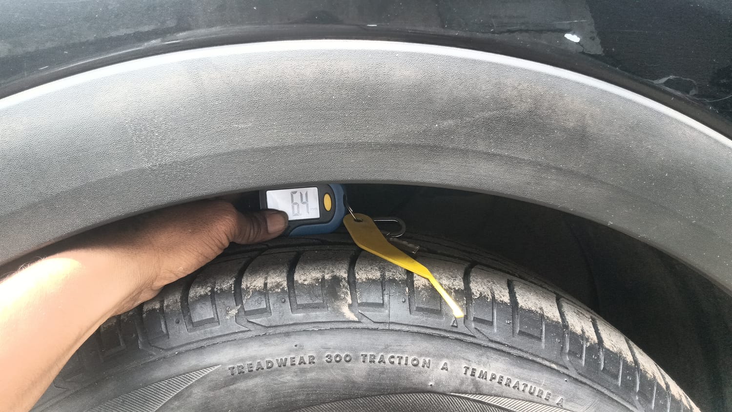 Used 2018 Hyundai Creta SX 1.6 AT Petrol Petrol Automatic tyres LEFT FRONT TYRE TREAD VIEW