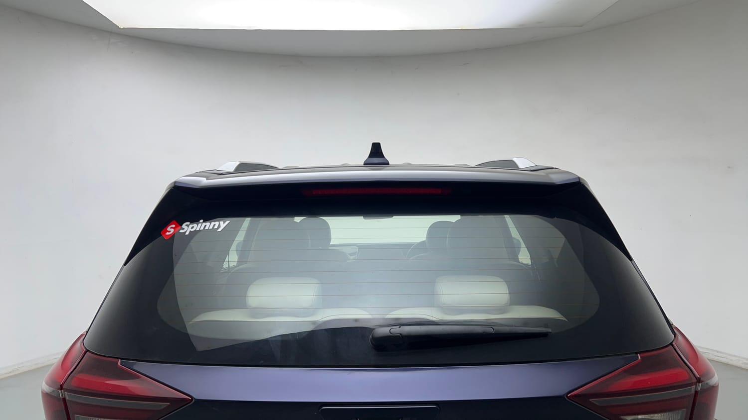 Used 2022 Mahindra XUV700 AX 7 Petrol AT Luxury Pack 7 STR Petrol Automatic exterior BACK WINDSHIELD VIEW