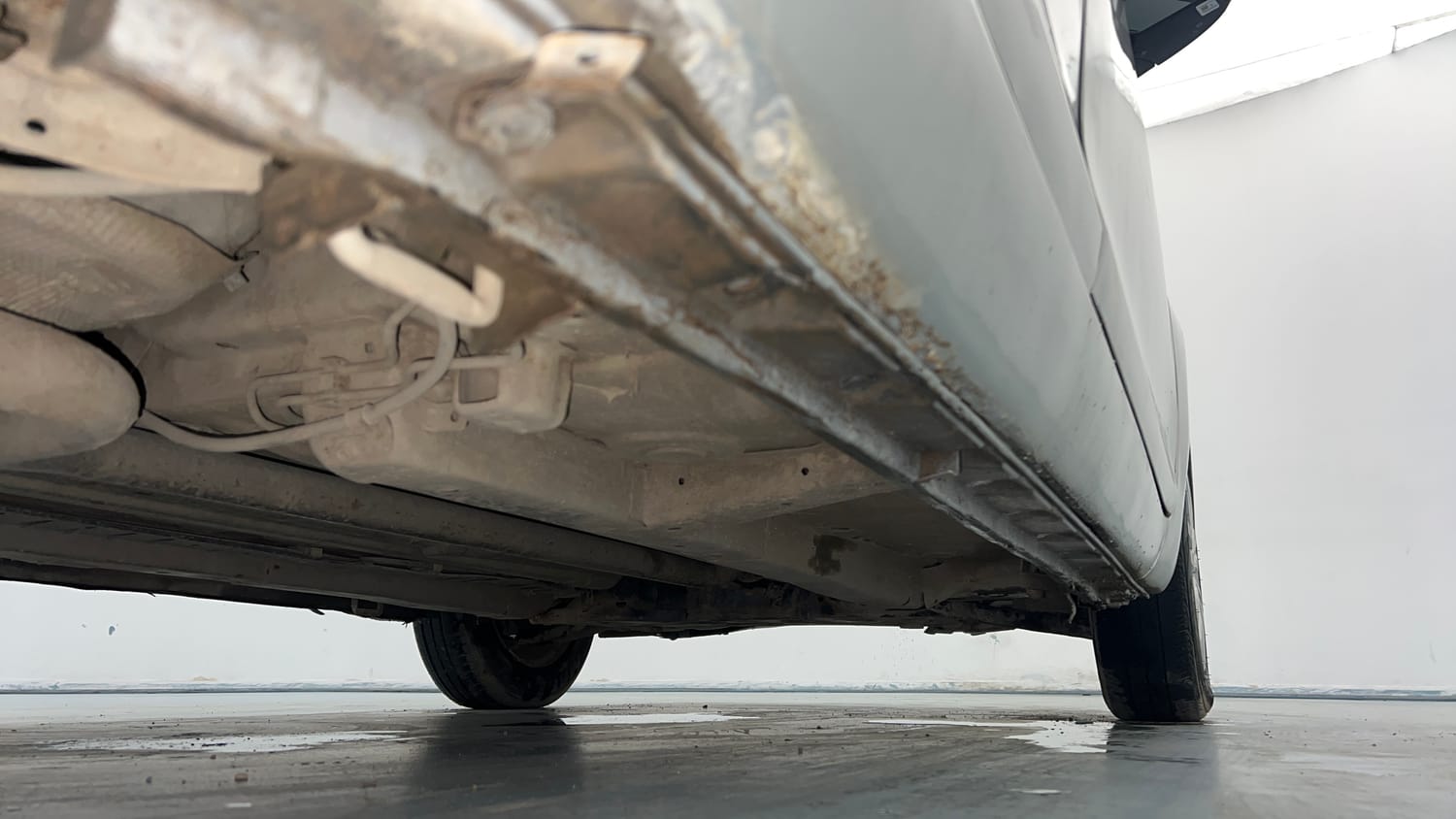 Used 2017 Maruti Suzuki Swift Dzire VDI (O) Diesel Manual extra REAR RIGHT UNDERBODY VIEW