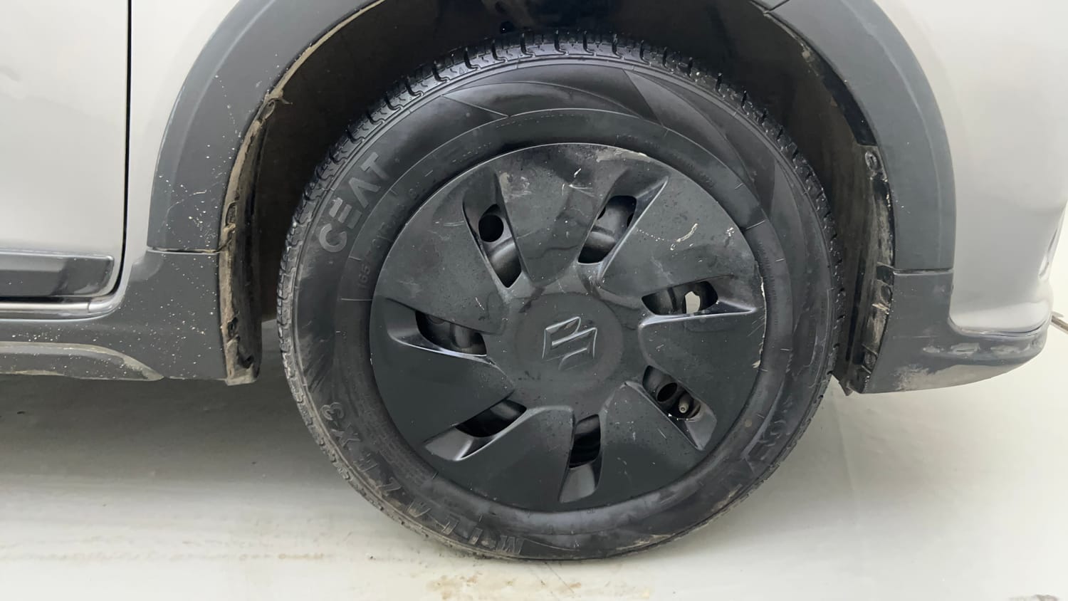 Used 2018 Maruti Suzuki Celerio X Zxi AMT Petrol Automatic tyres RIGHT FRONT TYRE RIM VIEW