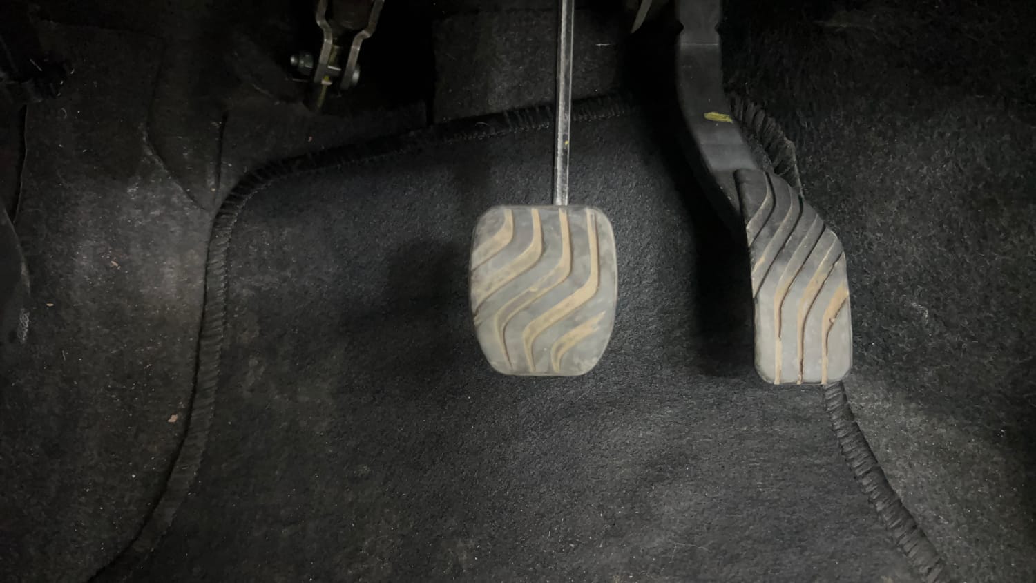 Used 2022 Renault Kwid CLIMBER 1.0 AMT (O) Dual Tone Petrol Automatic interior PEDALS VIEW