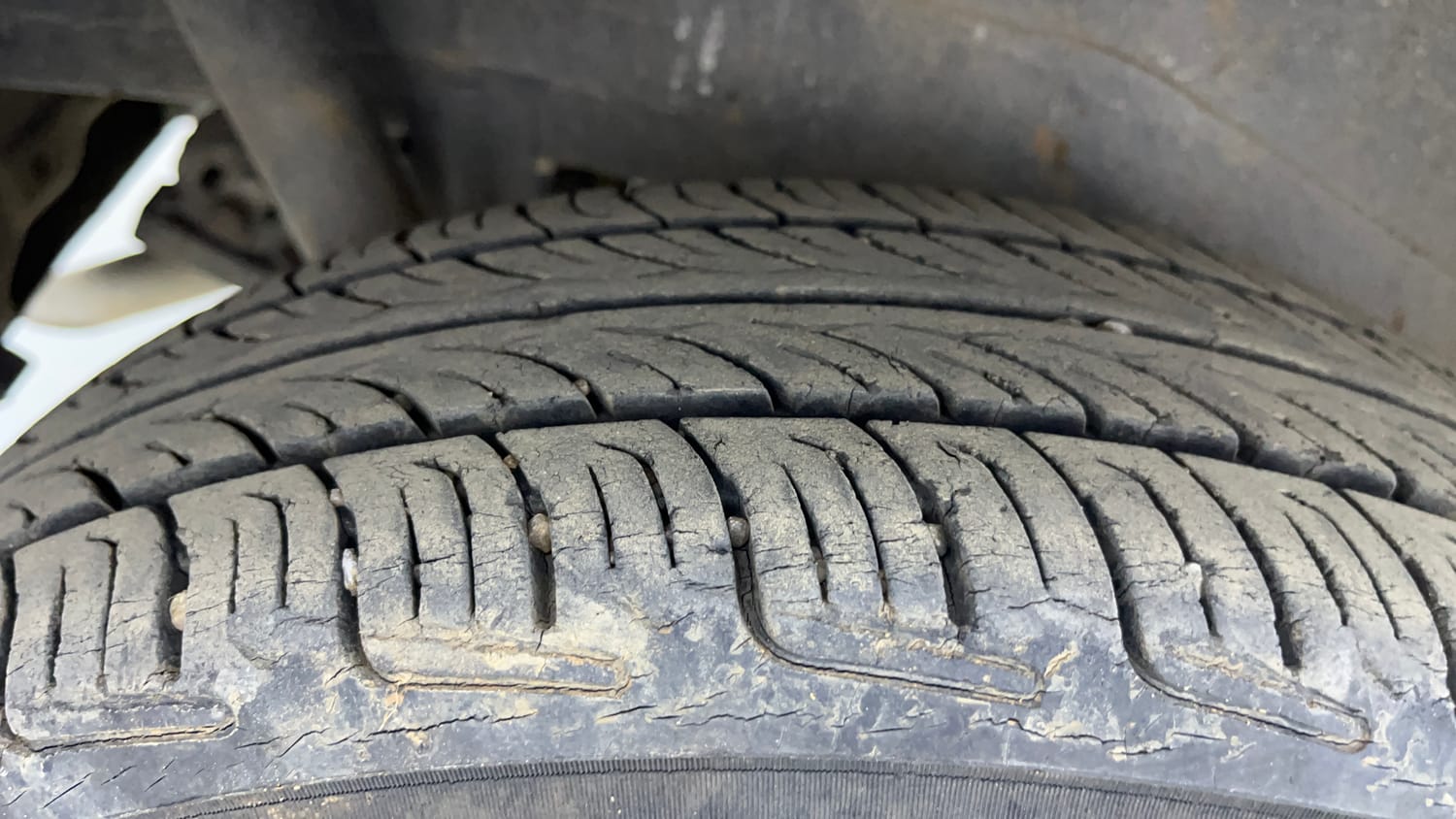 Used 2014 Maruti Suzuki Wagon R VXI Petrol Manual tyres RIGHT REAR TYRE TREAD VIEW