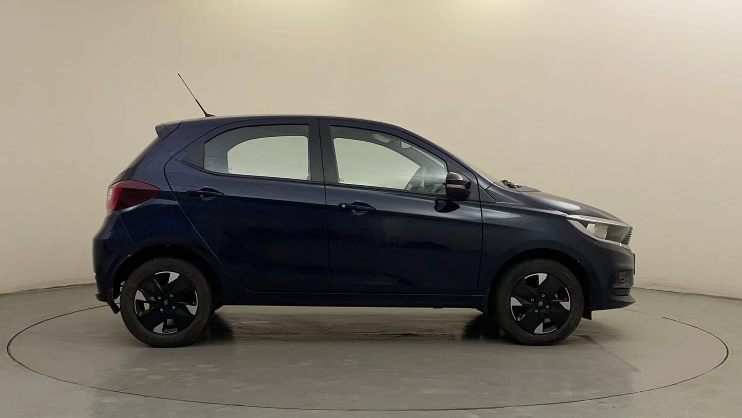 Used 2026 Tata Tiago XZA Petrol Automatic exterior RIGHT SIDE VIEW