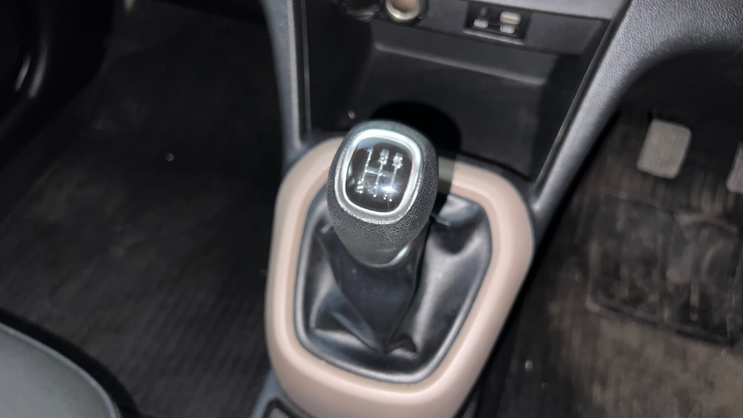 Used 2016 Hyundai Grand i10 Sportz 1.2 Kappa VTVT Petrol Manual interior GEAR  KNOB VIEW