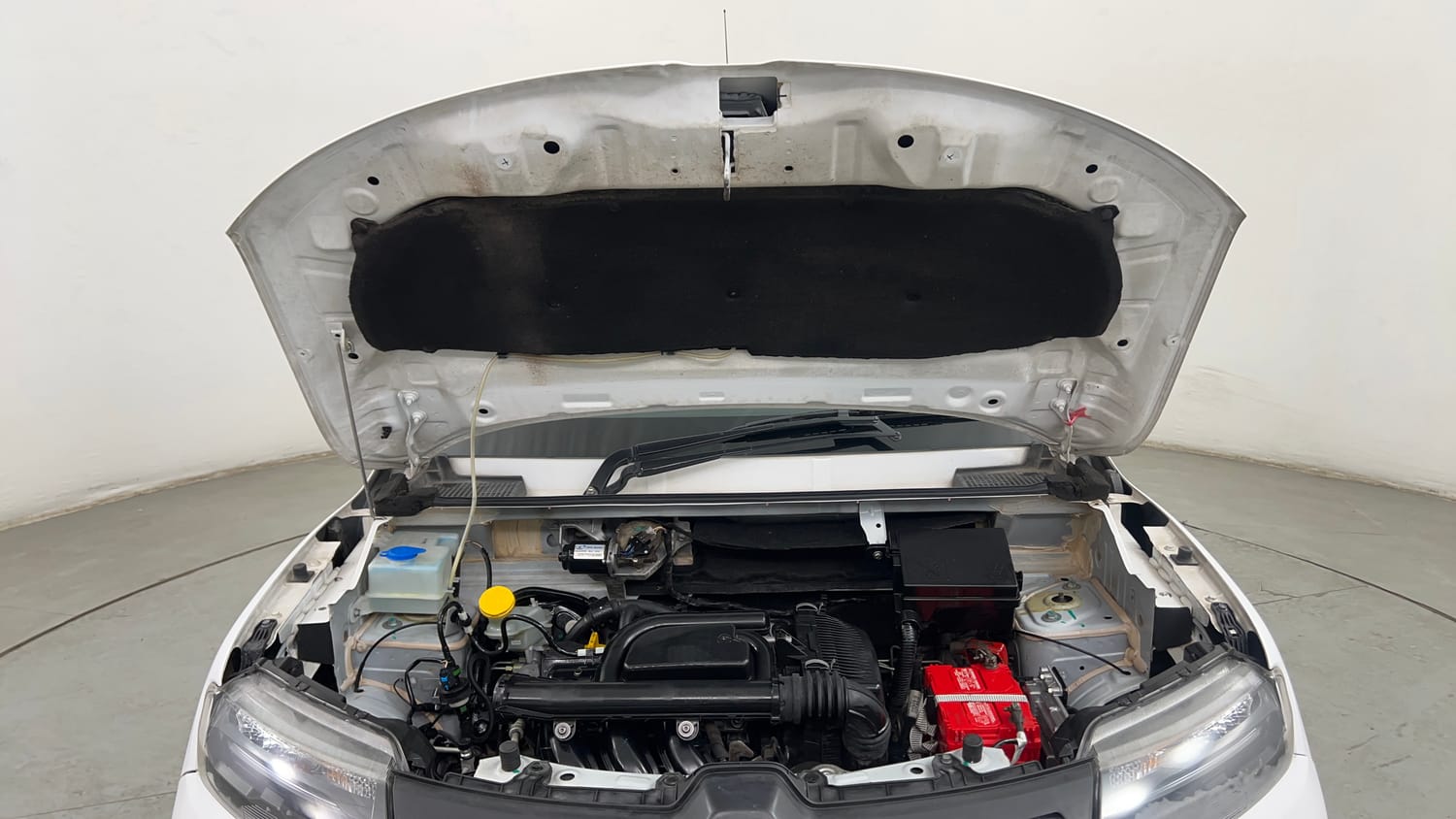 Used 2022 Renault Kwid CLIMBER 1.0 AMT (O) Dual Tone Petrol Automatic engine ENGINE & BONNET OPEN FRONT VIEW