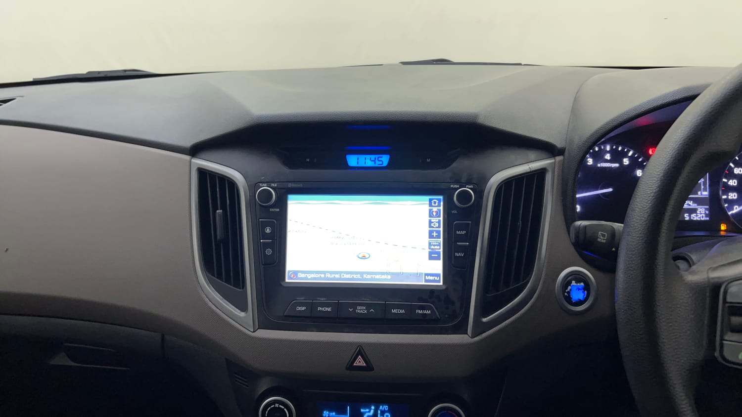 Used 2016 Hyundai Creta 1.6 SX Plus Petrol Petrol Manual top_features Integrated (in-dash) music system