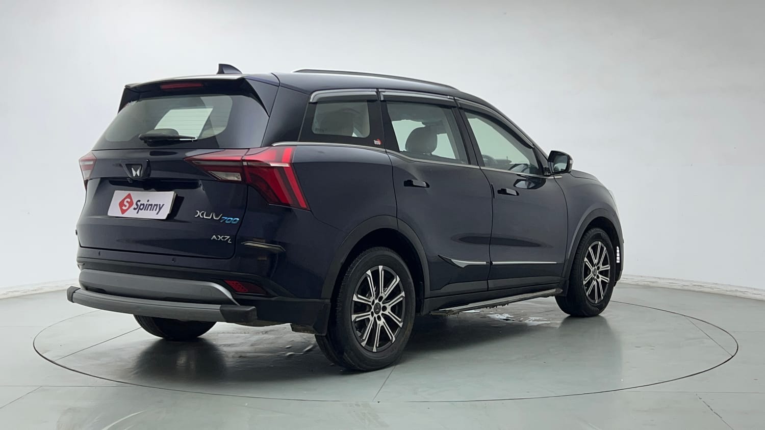 Used 2022 Mahindra XUV700 AX 7 Petrol AT Luxury Pack 7 STR Petrol Automatic exterior RIGHT REAR CORNER VIEW