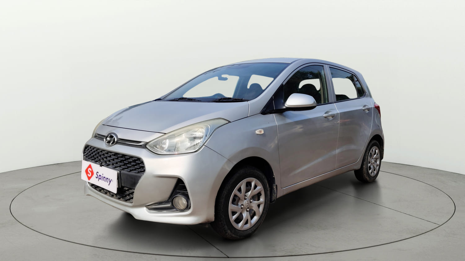 Used 2018 Hyundai Grand i10 Magna U2 1.2 CRDi Diesel Manual exterior LEFT FRONT CORNER VIEW