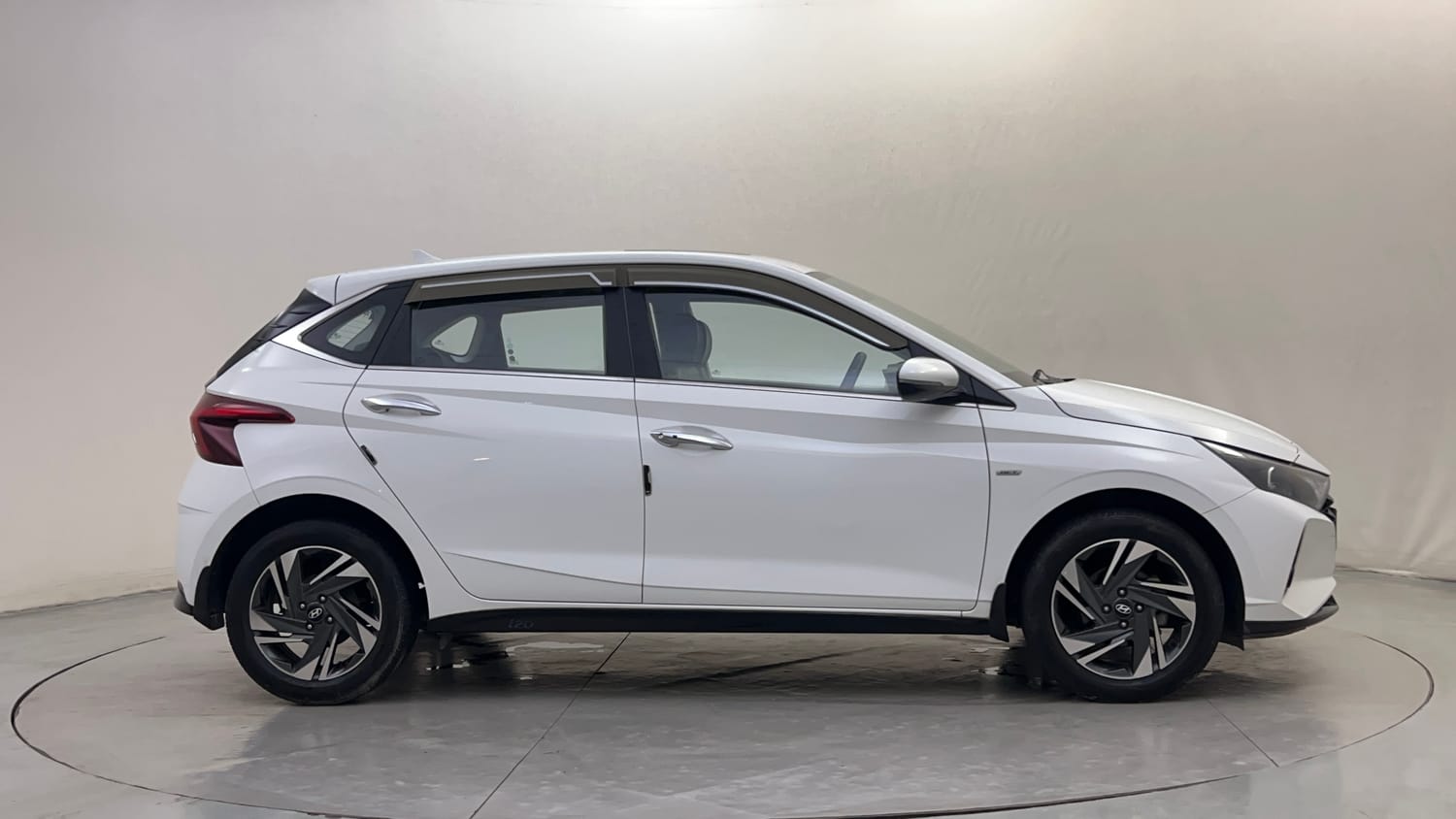 Used 2023 Hyundai New i20 Asta (O) 1.0 Turbo DCT Petrol Automatic exterior RIGHT SIDE VIEW