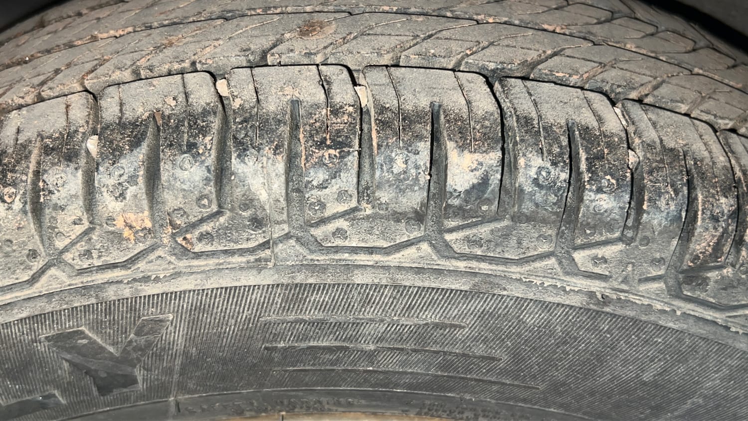 Used 2014 Maruti Suzuki Celerio LXi Petrol Manual tyres RIGHT REAR TYRE TREAD VIEW