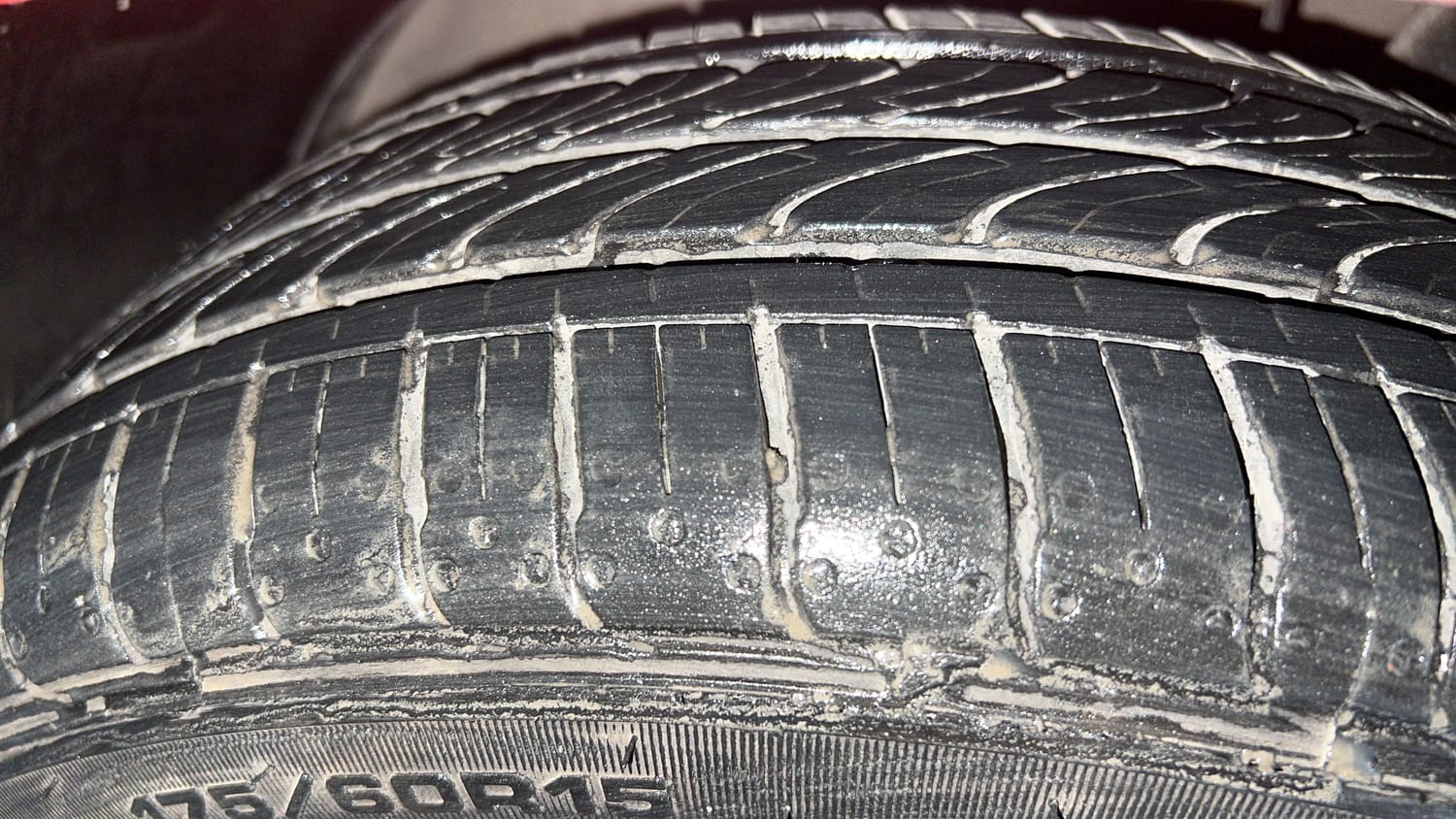 Used 2020 Tata Tiago XZA Plus Petrol Automatic tyres LEFT FRONT TYRE TREAD VIEW