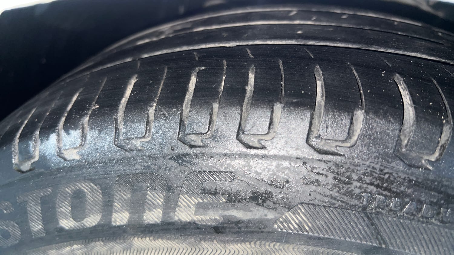Used 2021 Ford Figo Aspire Titanium Plus 1.2 Ti-VCT Petrol Manual tyres LEFT FRONT TYRE TREAD VIEW