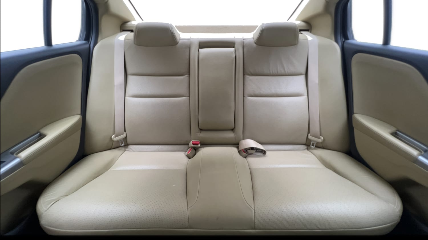 Used 2015 Honda City VX CVT Petrol Automatic interior REAR SEAT CONDITION VIEW