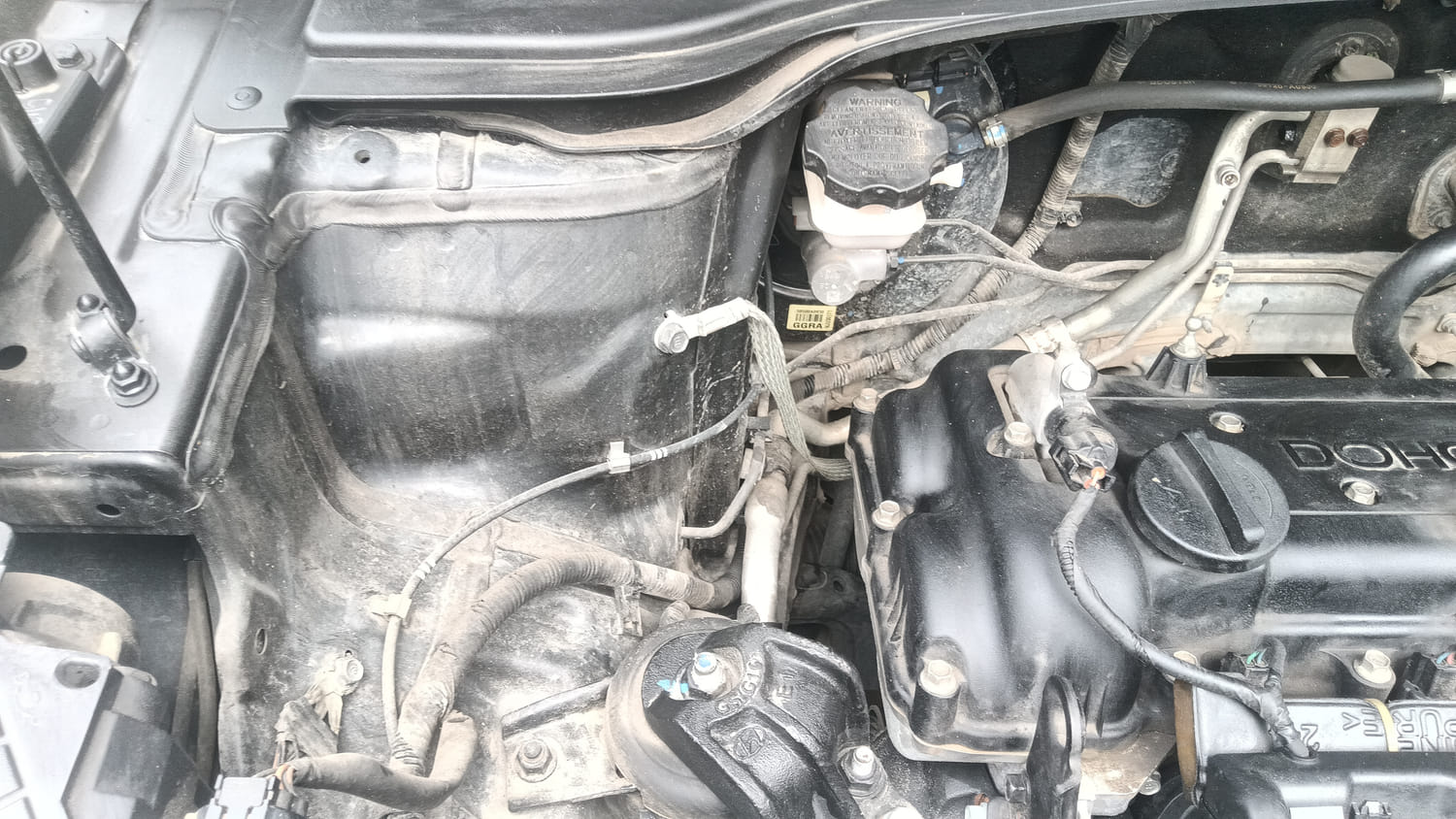 Used 2018 Hyundai Creta SX 1.6 AT Petrol Petrol Automatic engine ENGINE RIGHT SIDE HINGE & APRON VIEW