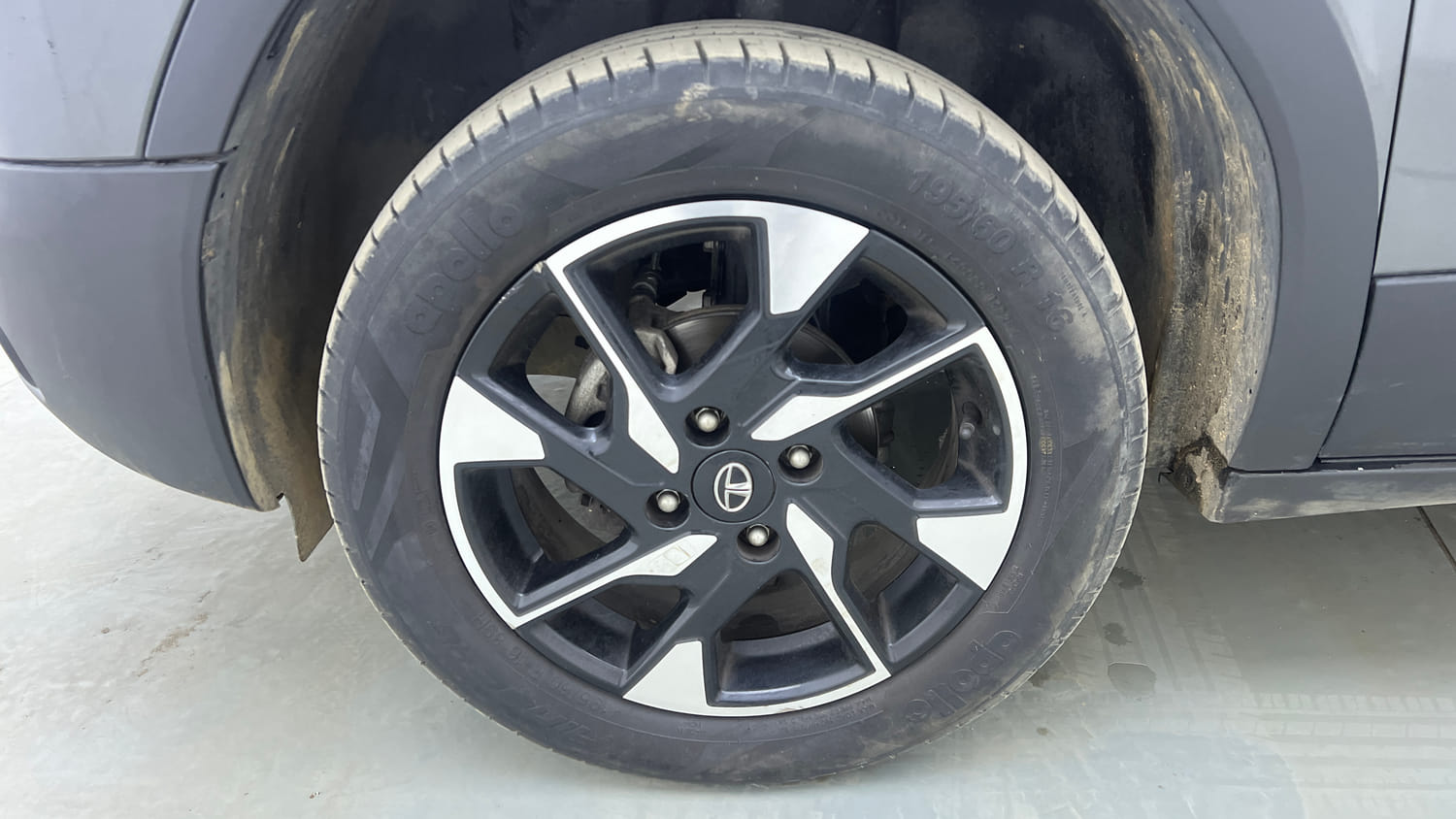 Used 2022 Tata Punch Creative AMT Petrol Automatic tyres LEFT FRONT TYRE RIM VIEW