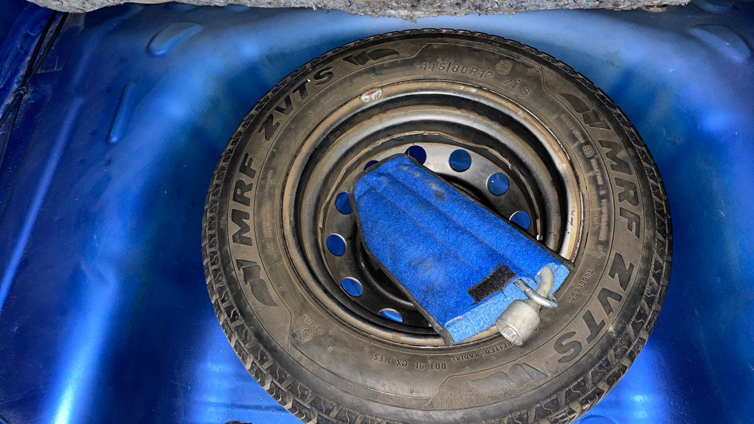 Used 2013 Hyundai Eon Era + Petrol Manual tyres SPARE TYRE VIEW