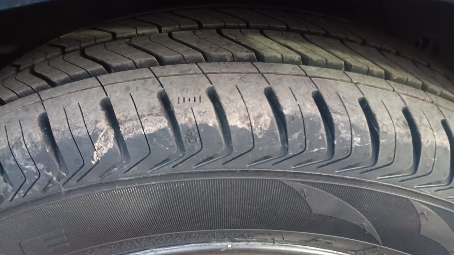 Used 2021 Hyundai Grand i10 Nios Sportz 1.2 Kappa VTVT Petrol Manual tyres RIGHT FRONT TYRE TREAD VIEW