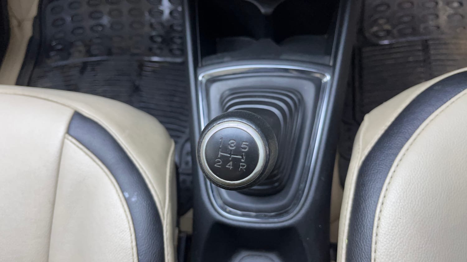 Used 2019 Honda Amaze 1.2 S MT Petrol Petrol Manual interior GEAR  KNOB VIEW
