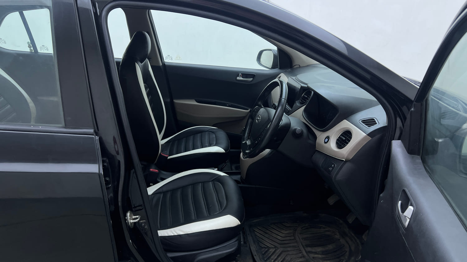 Used 2013 Hyundai Grand i10 Asta 1.2 Kappa VTVT Petrol Manual interior RIGHT SIDE FRONT DOOR CABIN VIEW