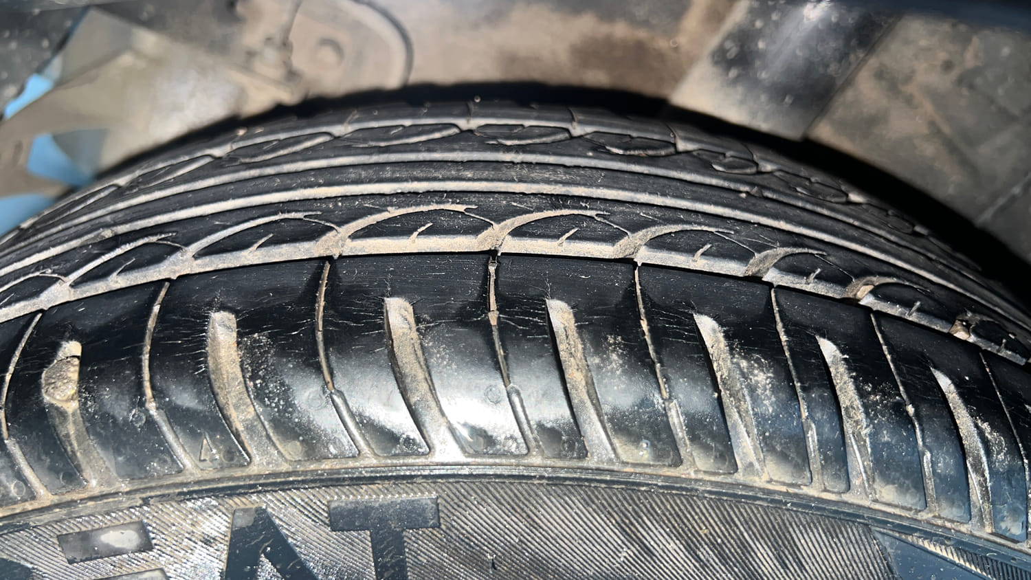 Used 2013 Hyundai Grand i10 Asta 1.2 Kappa VTVT Petrol Manual tyres RIGHT REAR TYRE TREAD VIEW