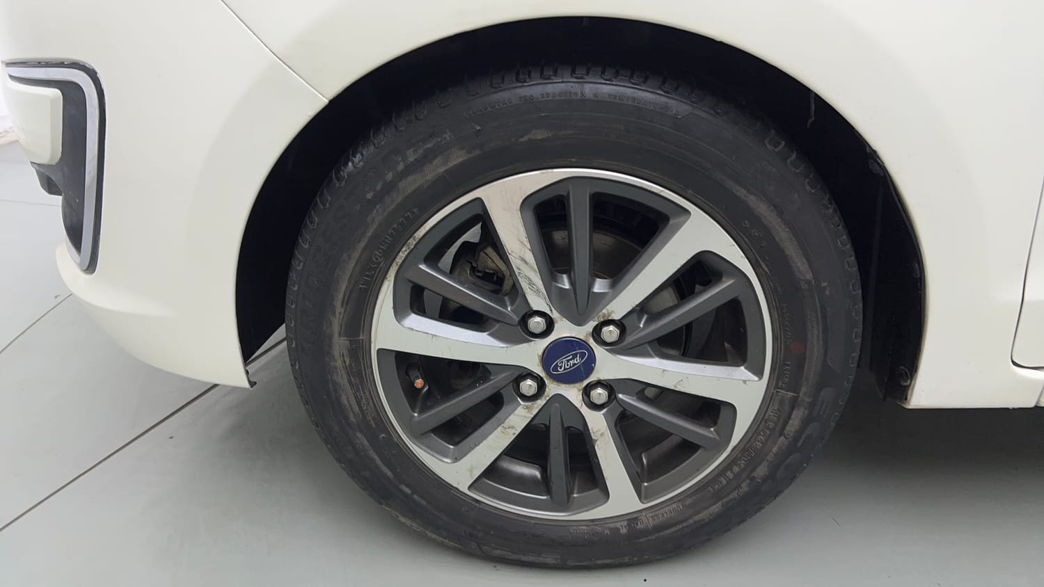 Used 2021 Ford Figo Aspire Titanium Plus 1.2 Ti-VCT Petrol Manual tyres LEFT FRONT TYRE RIM VIEW