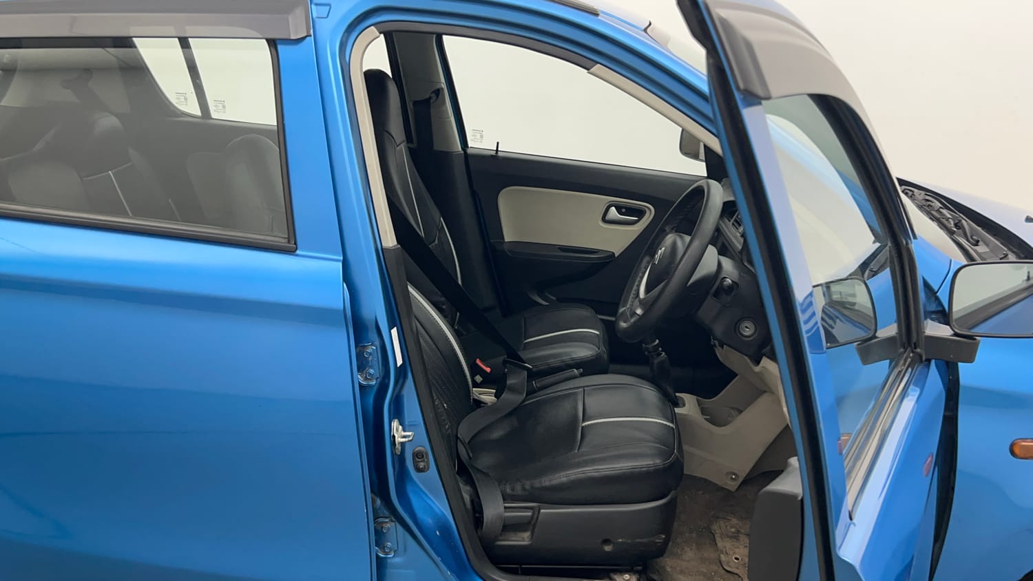 Used 2022 Maruti Suzuki Alto 800 LXi (O) Petrol Manual interior RIGHT SIDE FRONT DOOR CABIN VIEW