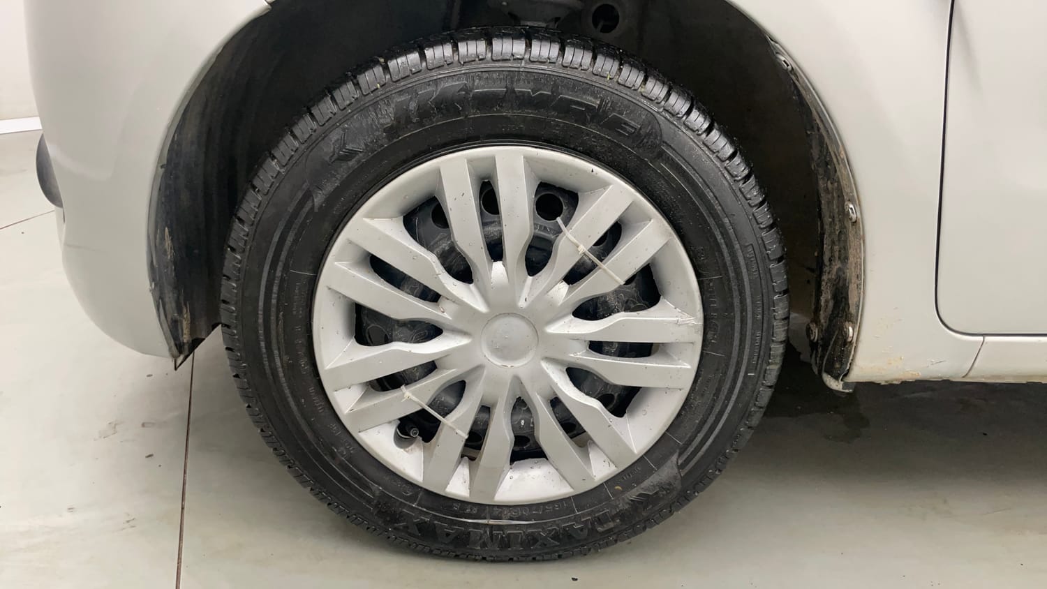 Used 2019 Maruti Suzuki Wagon R VXi 1.2 AMT Petrol Automatic tyres LEFT FRONT TYRE RIM VIEW