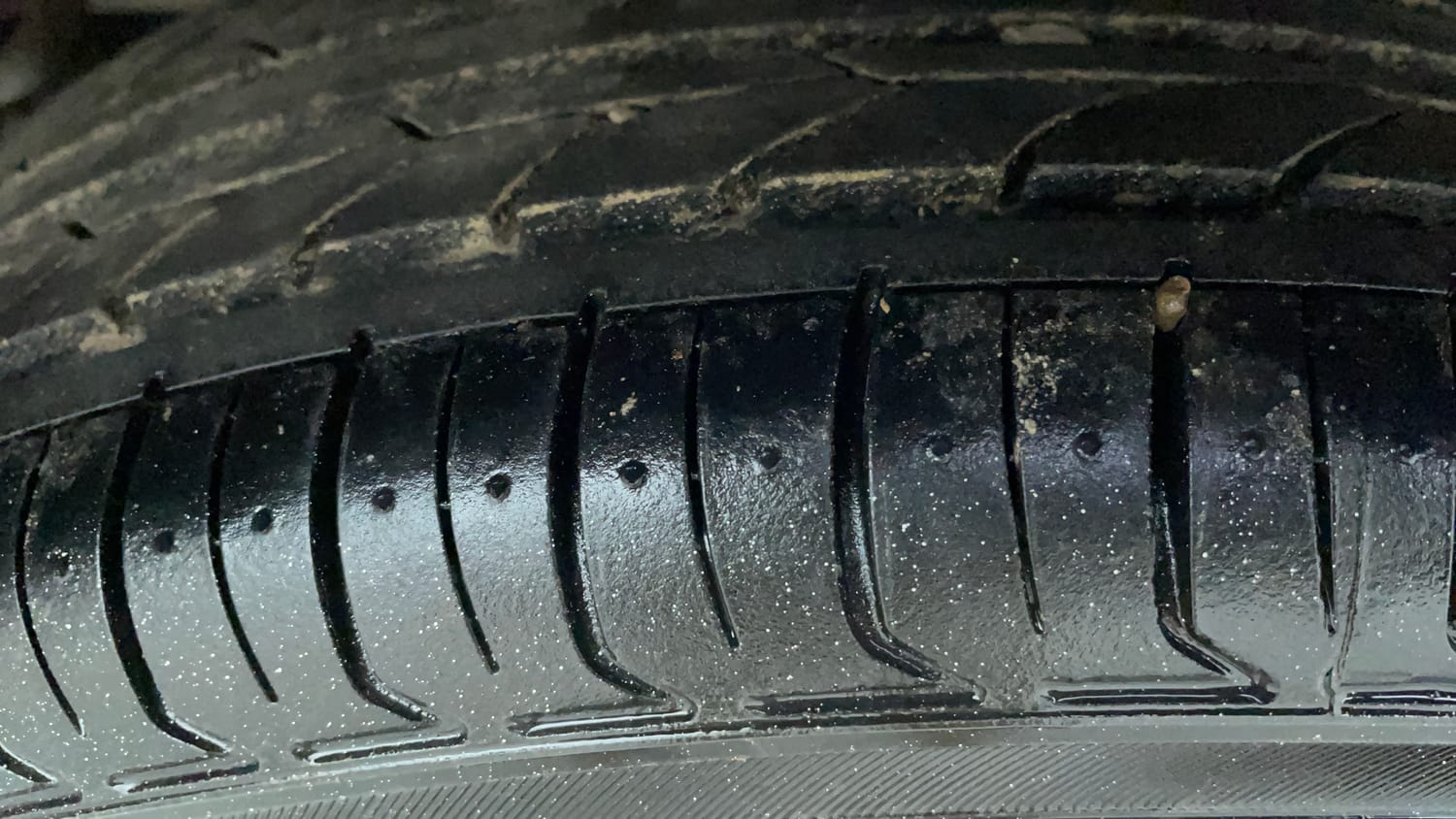 Used 2014 Maruti Suzuki Celerio VXi Petrol Manual tyres RIGHT REAR TYRE TREAD VIEW