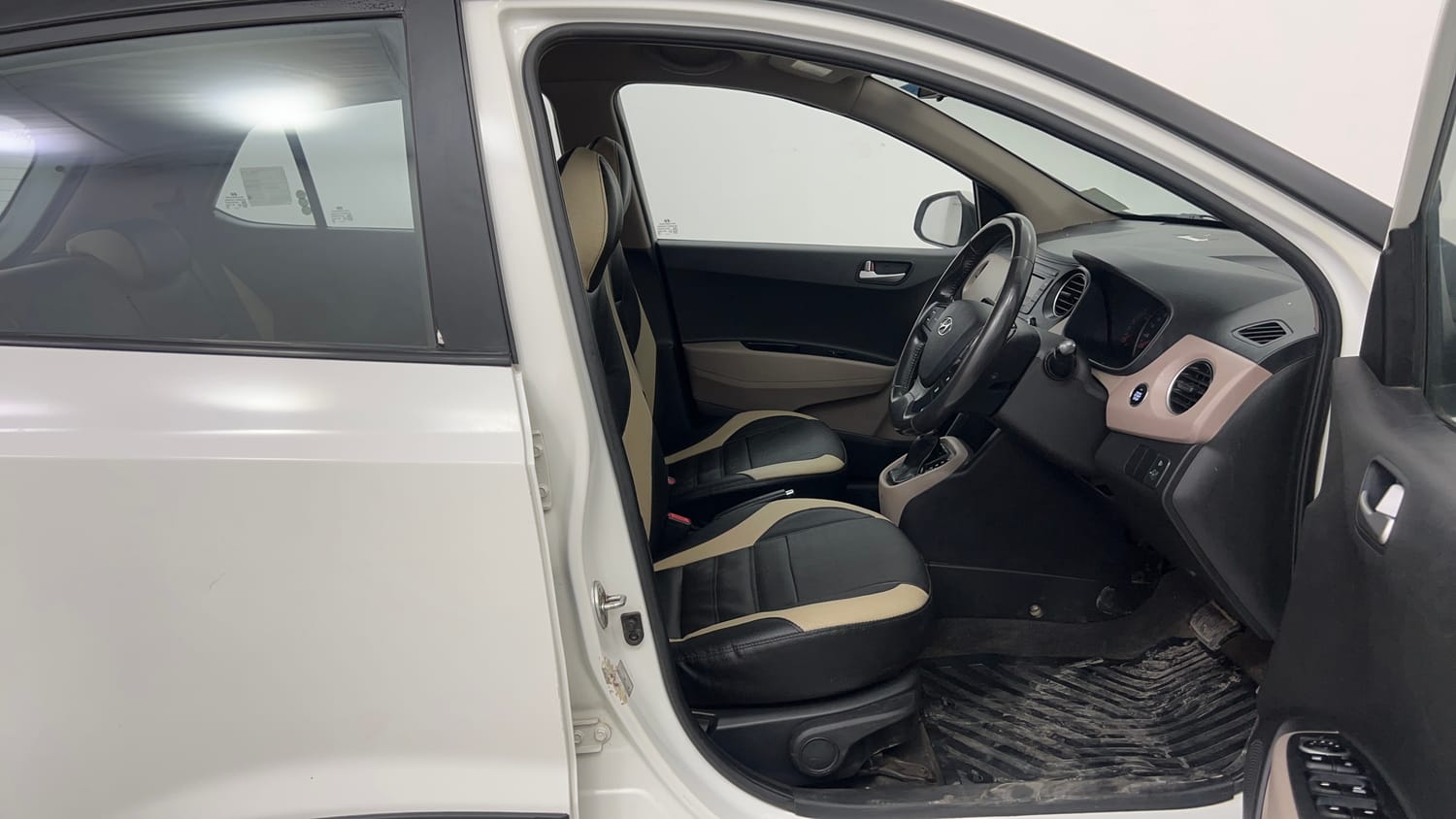Used 2016 Hyundai Grand i10 Asta AT 1.2 Kappa VTVT (O) Petrol Automatic interior RIGHT SIDE FRONT DOOR CABIN VIEW