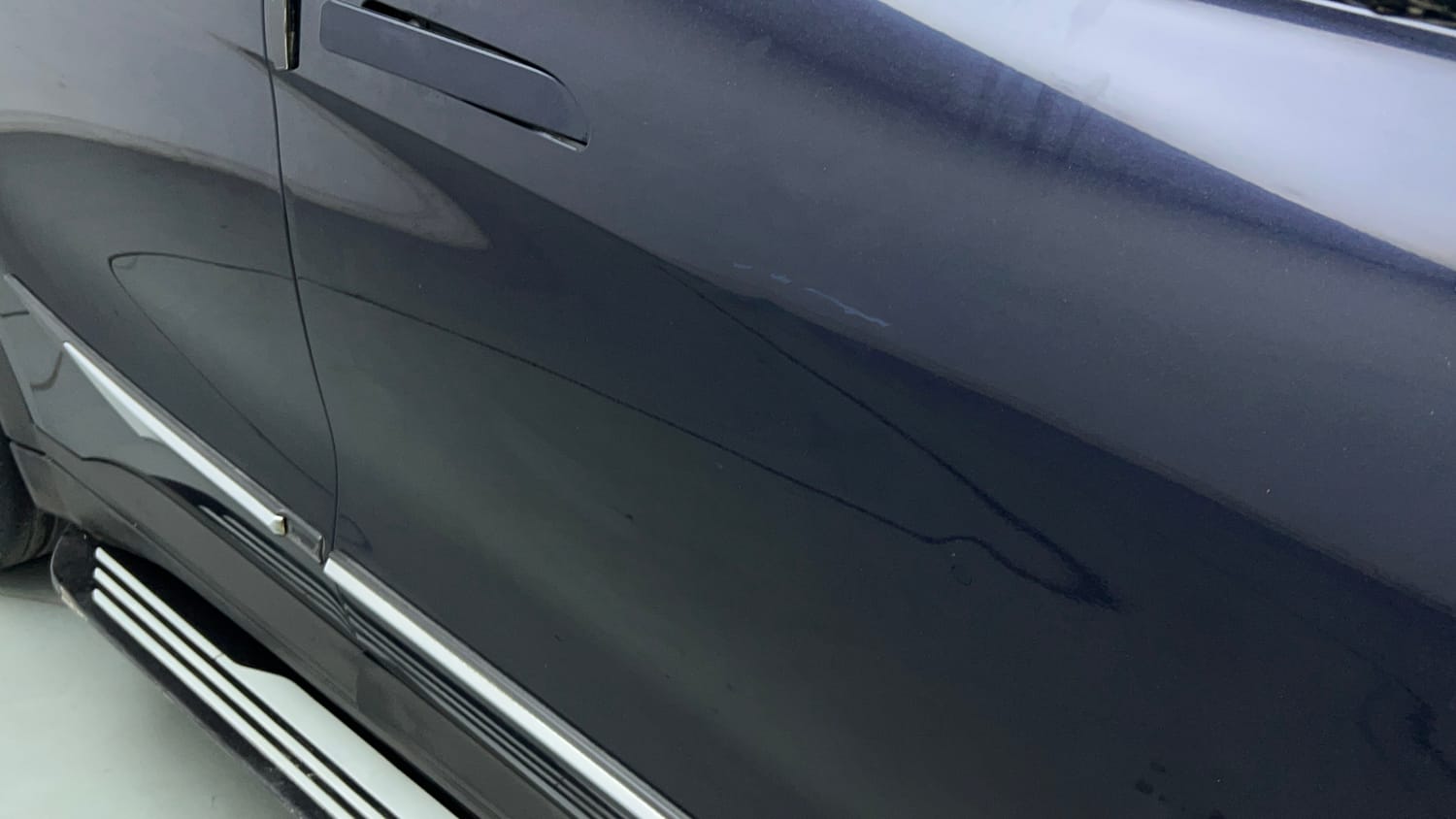 Used 2022 Mahindra XUV700 AX 7 Petrol AT Luxury Pack 7 STR Petrol Automatic dents MINOR SCRATCH
