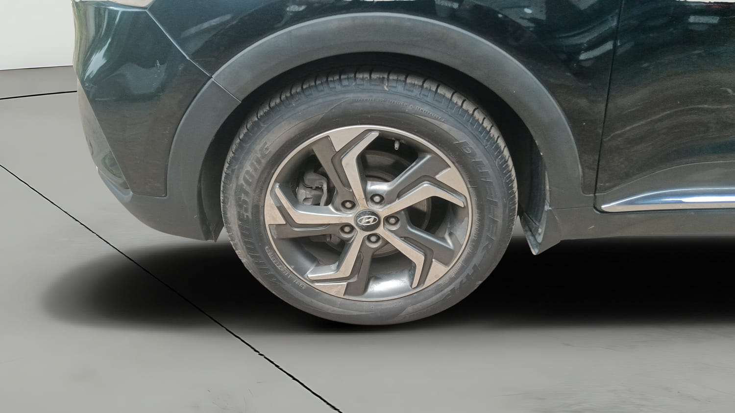 Used 2018 Hyundai Creta SX 1.6 AT Petrol Petrol Automatic tyres LEFT FRONT TYRE RIM VIEW