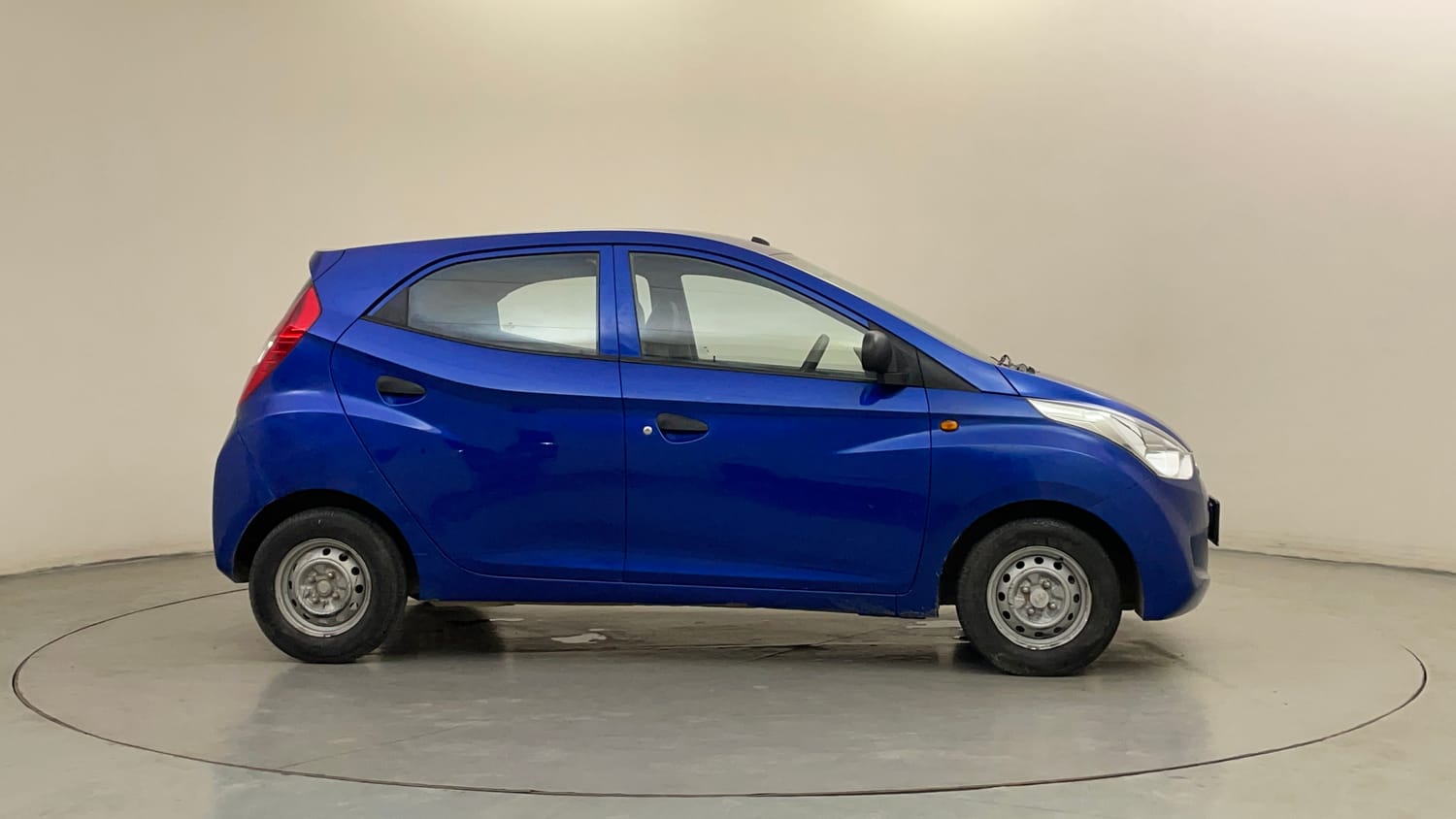 Used 2013 Hyundai Eon Era + Petrol Manual exterior RIGHT SIDE VIEW