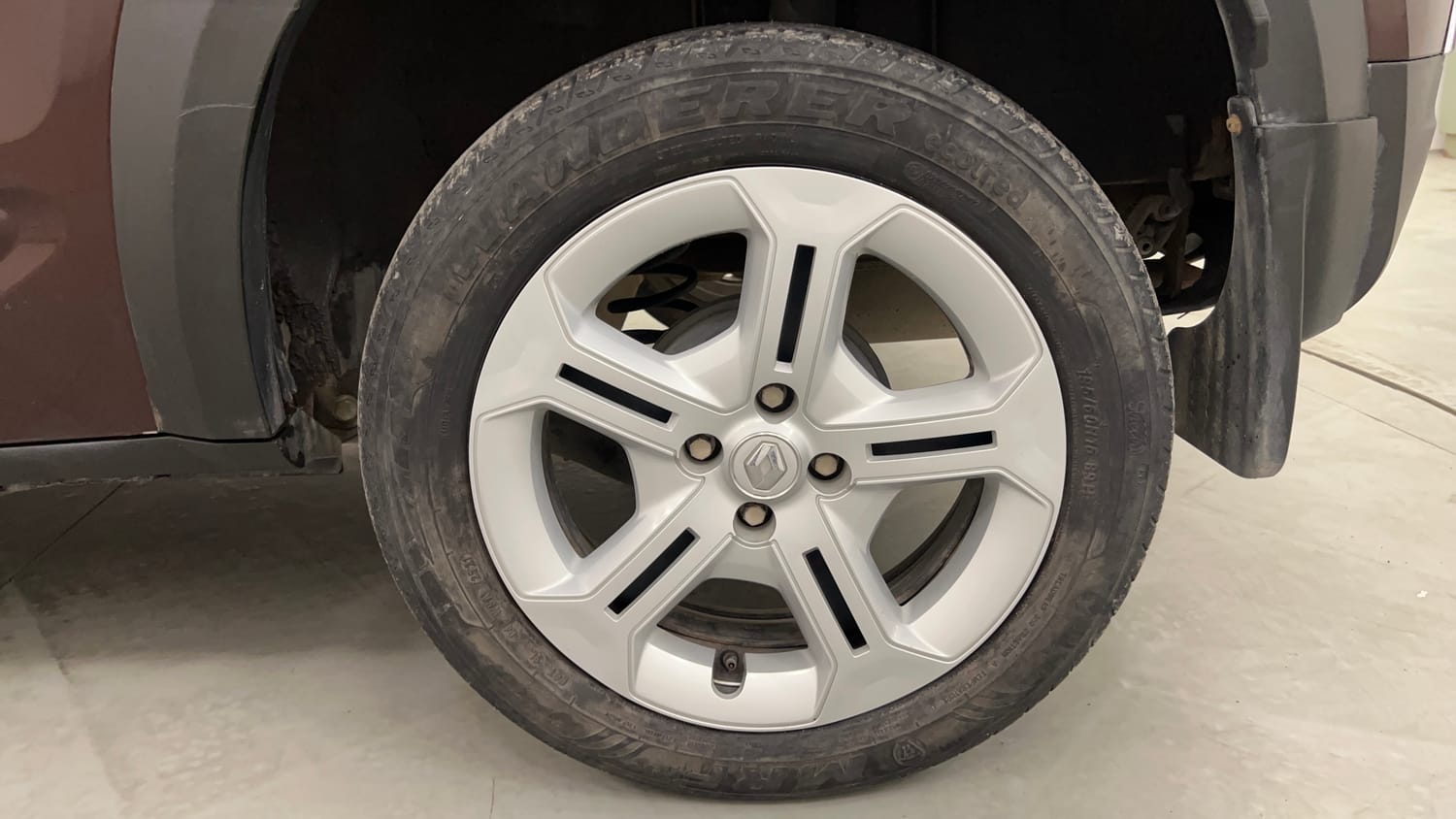 Used 2021 Renault Kiger RXT Turbo CVT Petrol Automatic tyres LEFT REAR TYRE RIM VIEW
