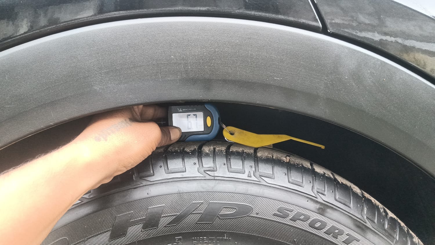 Used 2018 Hyundai Creta SX 1.6 AT Petrol Petrol Automatic tyres RIGHT REAR TYRE TREAD VIEW
