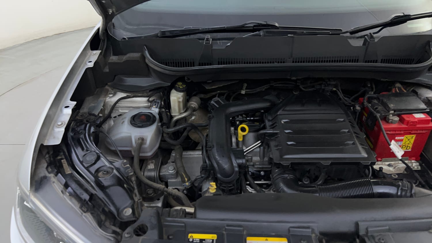 Used 2023 Volkswagen Taigun Topline 1.0 TSI AT Petrol Automatic engine ENGINE RIGHT SIDE HINGE & APRON VIEW